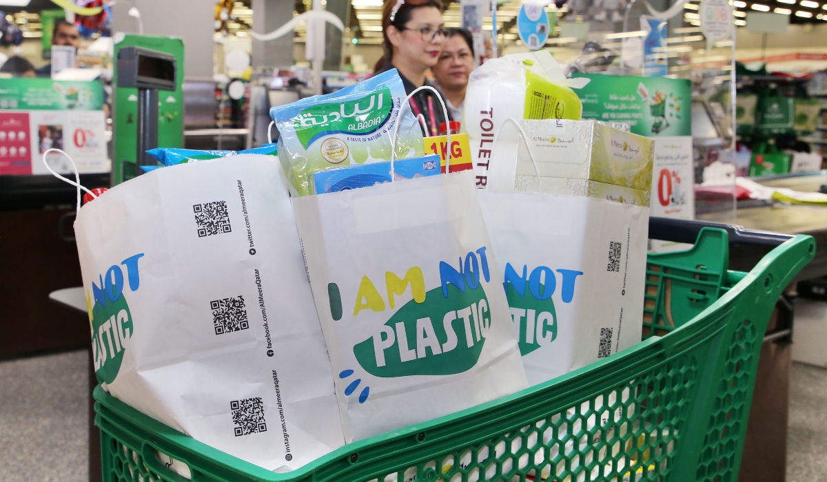 Al Meera launches special campaign in collaboration with Dukhan Bank to reduce plastic bags use